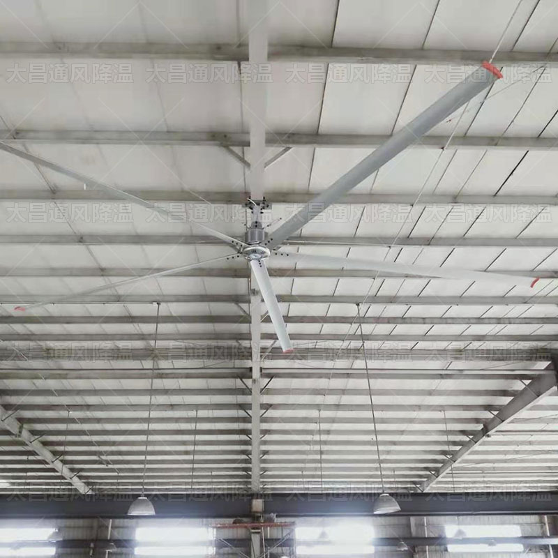 清涼無(wú)聲，享受高效工業(yè)大風(fēng)扇帶來(lái)的舒適體驗(yàn)！